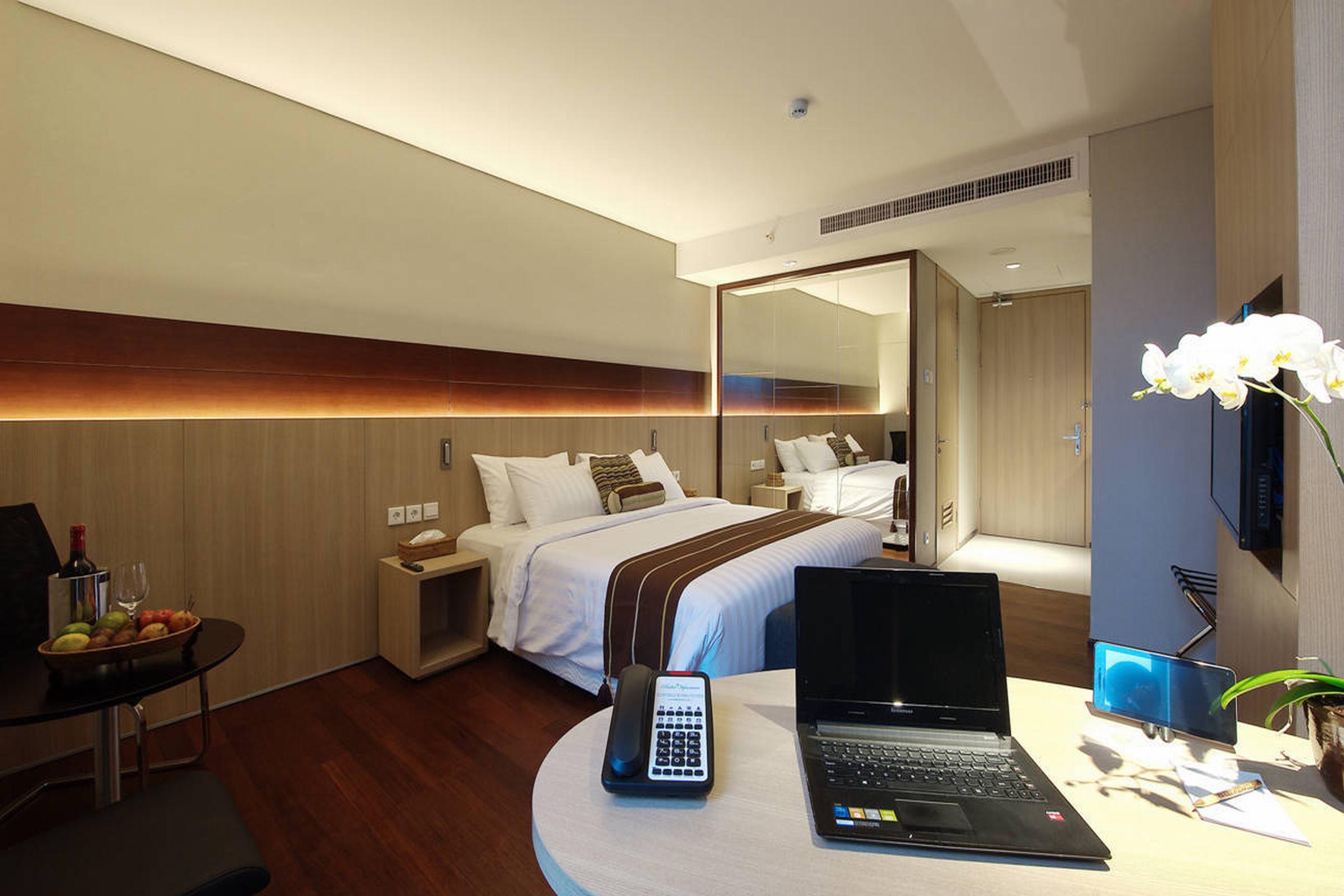 Ra Premiere Simatupang Hotel Cilandak  Exterior photo